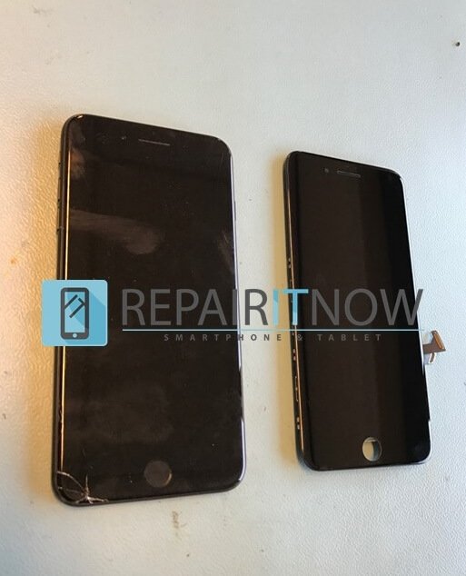 iPhone 7 plus met een kapot glas en een iPhone 7 plus zwart scherm